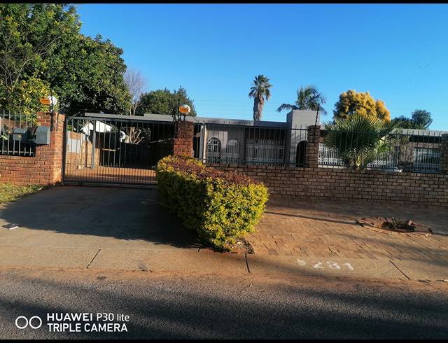 6 BEDROOM HOUSE RENTED IN MEYERSPARK